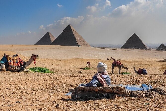 Half day at the pyramids and the Sphinx - Lunch at the VIP restaurant