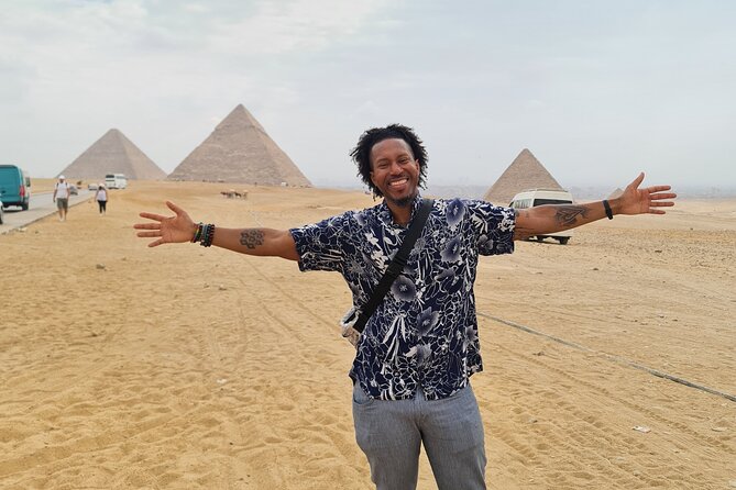 Half Day private guided tour Giza Pyramids,Sphinx,lunch,camel rid - Guide quality and the private-tour advantage