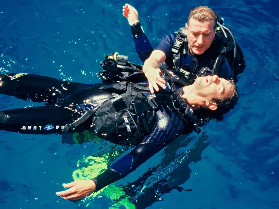 Hurghada: 3-Day PADI Open Water Diving Course - Equipment, meals, transfers, and daily comfort