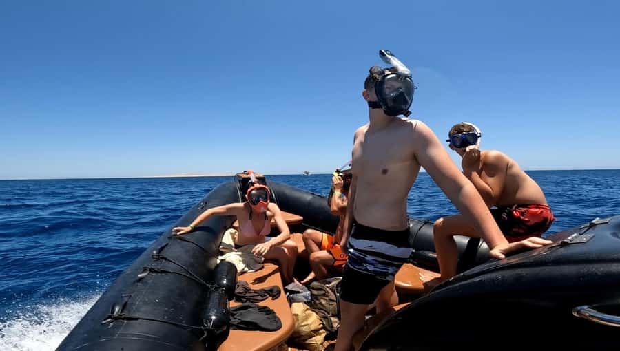 Hurghada: 3-Island Speedboat, Dolphin Watching & Snorkeling - The morning pickup and harbor departure