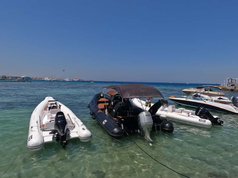 Hurghada: 4 Island Hopping Tour Dolphin, Snorkeling & Lunch - Nemo Island and a quieter hour ashore