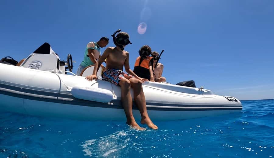 Hurghada: 4 Island Hopping Tour Dolphin, Snorkeling & Lunch - Abu Monkar sandbank and Magawish Island