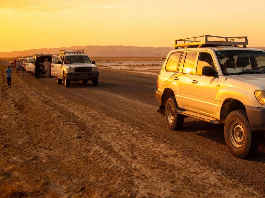 Hurghada: 6-Hour Jeep Desert Safari, Dinner, and Show - Quad bikes, helmets, and spider buggies