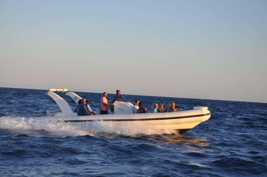 Hurghada: 6 Islands Tour with Dolphin Watching & Snorkelling - The wreck snorkeling stop