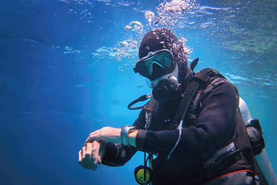 Hurghada: Beginners Scuba Diving Full-Day Boat Trip & Lunch - Your first underwater session