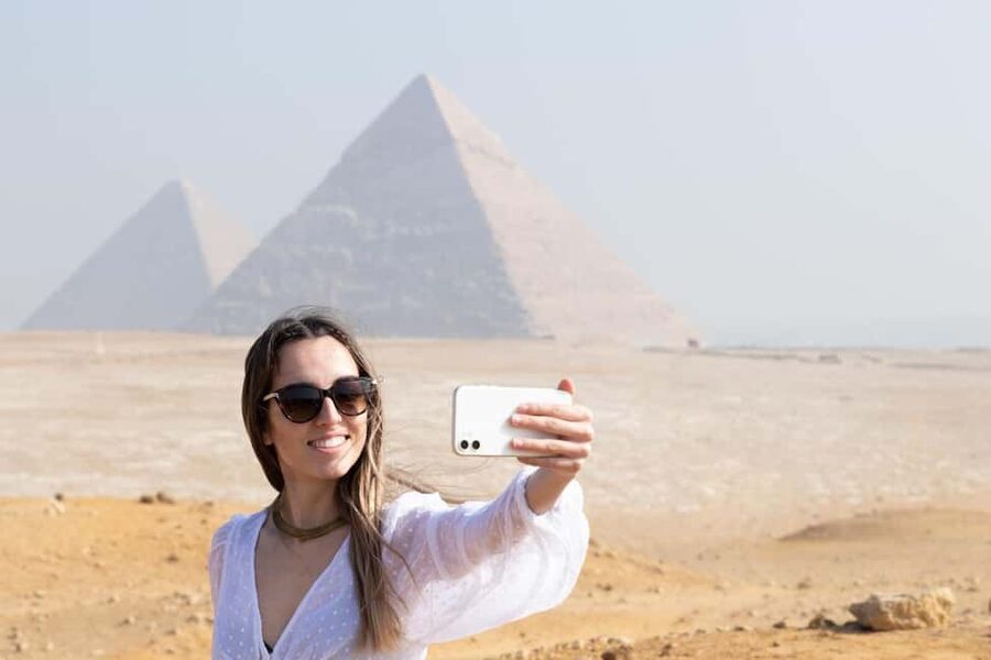 Hurghada: Cairo Pyramids, Sphinx & Egyptian Museum Day Trip - The Guides Are the Tour’s Greatest Asset