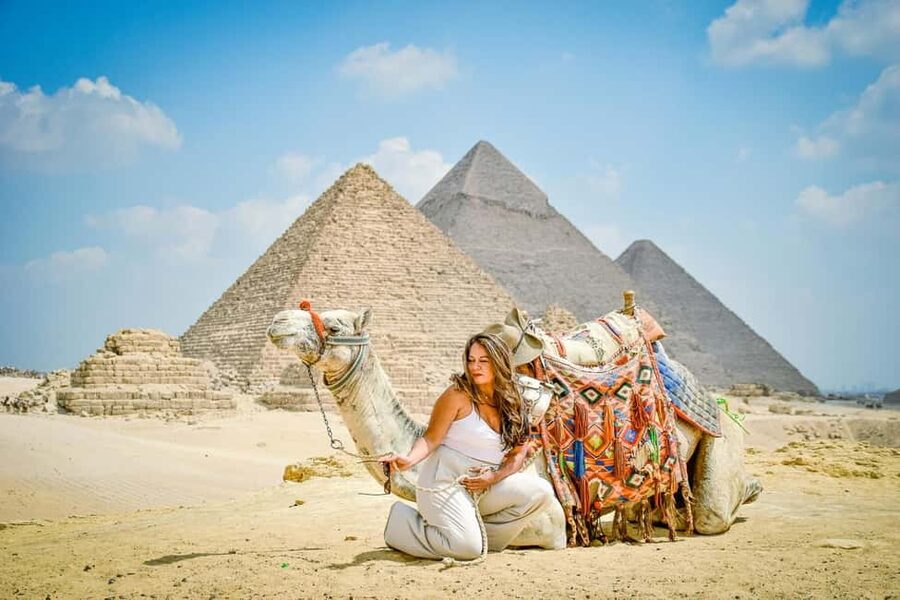 Hurghada: Cairo Pyramids, Sphinx & Egyptian Museum Day Trip - The Great Sphinx and Its Famous Profile
