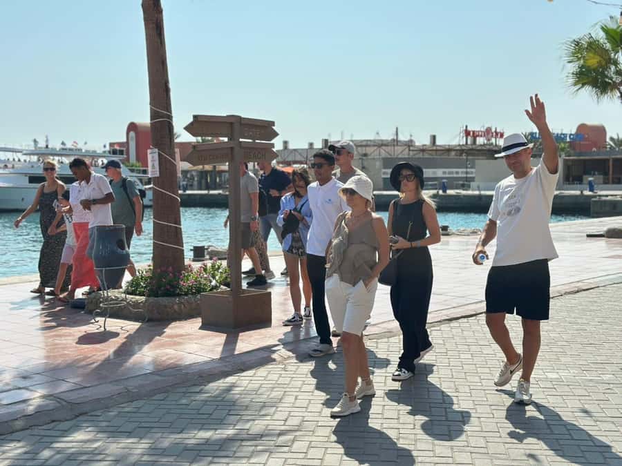 Hurghada: City Guided Tour with Local Market Stop - What the three-hour schedule really feels like