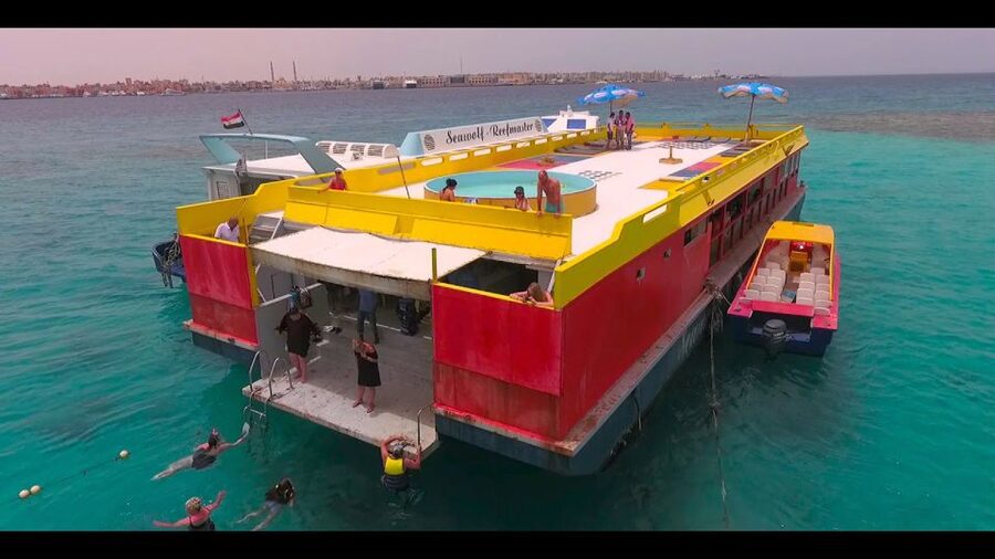 Hurghada: Empire Submarine Boat Trip with Snorkel and Drinks - Who will get the most from the $19 price