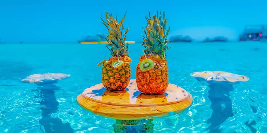 Hurghada: Hula Hula Cruise with Lunch, Massage, & Snorkeling - Snorkeling with guides who actually help