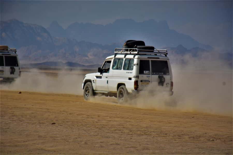 Hurghada: Jeep Safari with Camel Ride, Dinner and Show - The first 25 kilometers by jeep
