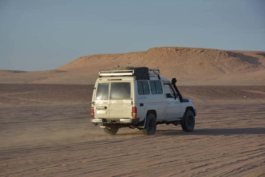 Hurghada: Jeep Safari with Camel Ride, Dinner and Show - The Oriental show and belly dance