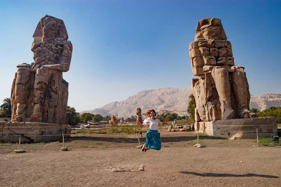 Hurghada: Luxor Tour with Valley of Kings, Karnak & Tut Tomb - Colossi of Memnon and the remains of Amenhotep III