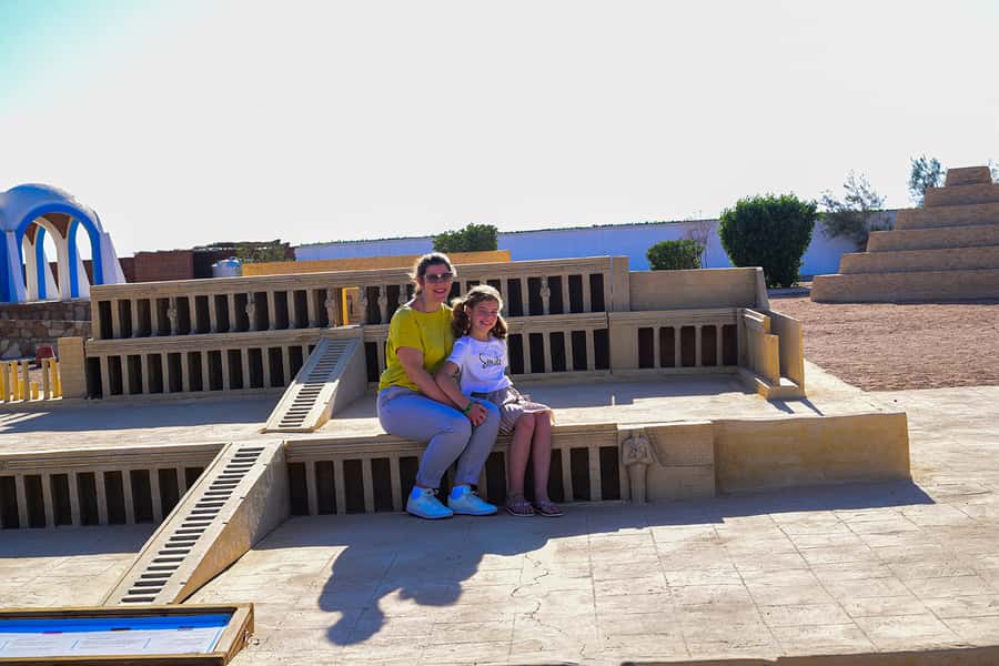 Hurghada: Mini Egypt Park Entry Ticket, Tour, and Transfers - Giza, the Pyramids, and the Sphinx