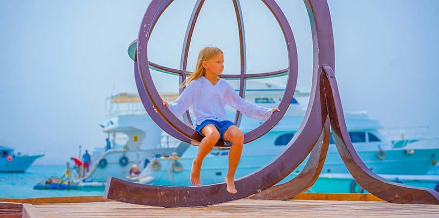 Hurghada: Paradise Island Yacht Cruise, Lunch & Snorkeling - Choosing between the seven-hour yacht trips