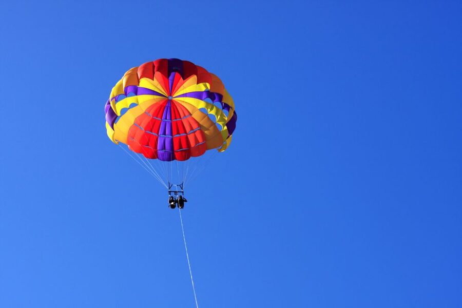 Hurghada: Parasailing Adventure on the Red Sea - The flight-time problem you should plan around