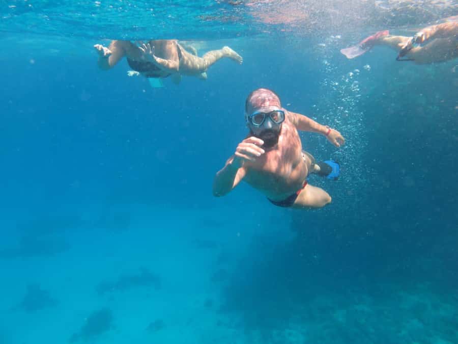 Hurghada: Premium Island Cruise with Lunch and snorkeling - Sailing past Hurghada’s island views