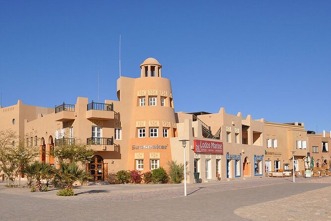 Hurghada: Private Sightseeing Tour in El Gouna with Transfer - Abu-Tig Marina Brings in Shops and People Watching