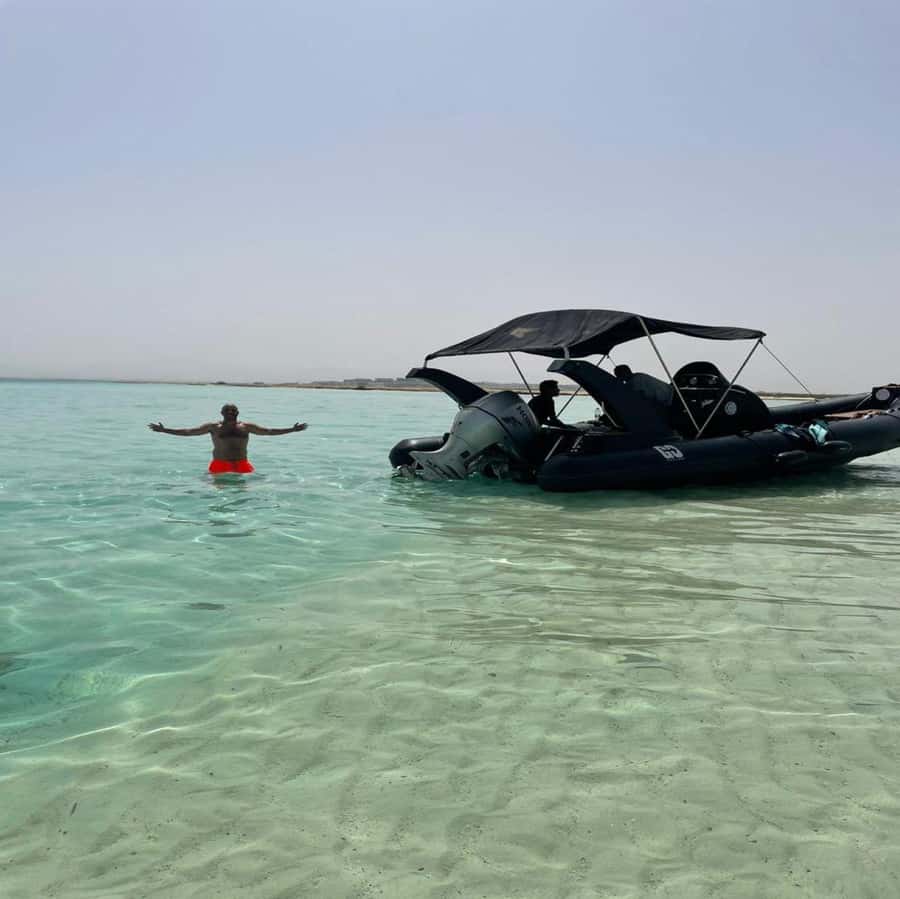 Hurghada: Private Speedboat Adventure with Snacks & Pick-up - Giftun Islands, sandbanks, and beach stops