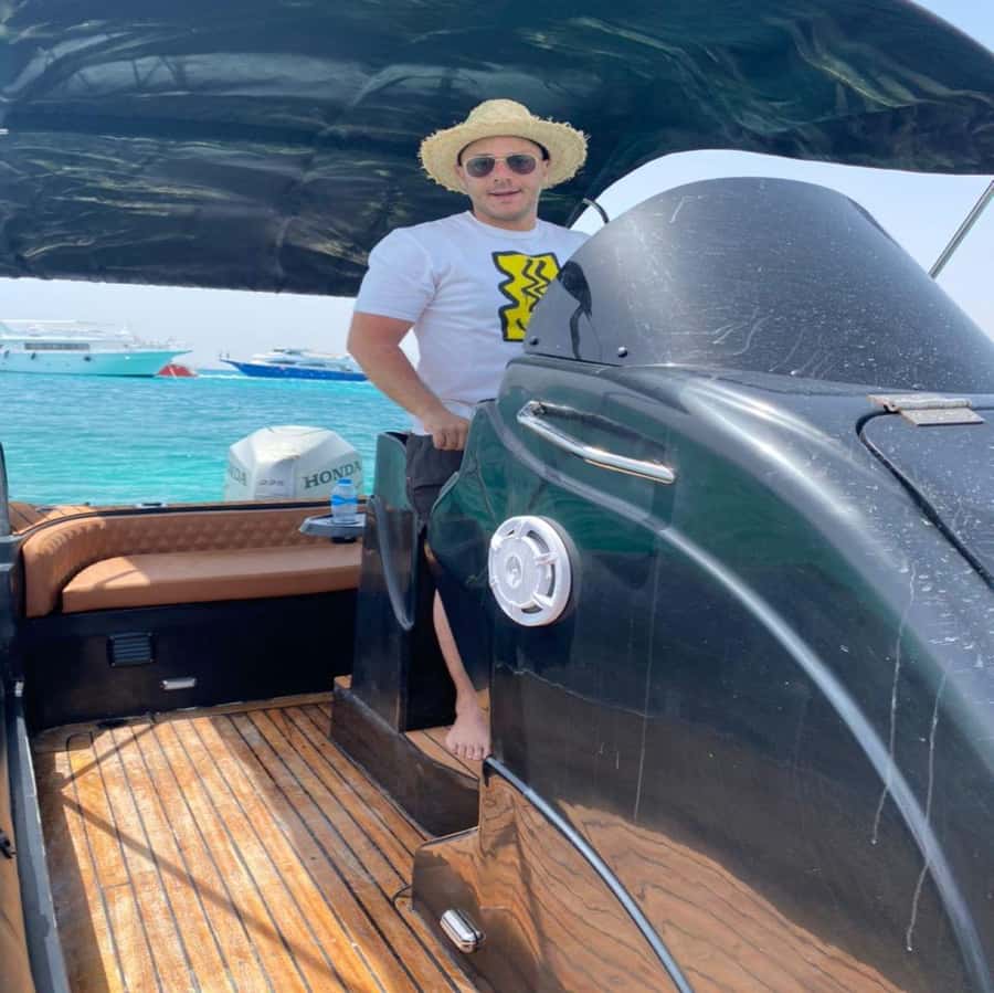 Hurghada: Private Speedboat to Dolphin House with Pickup - Reaching Dolphin House by speedboat