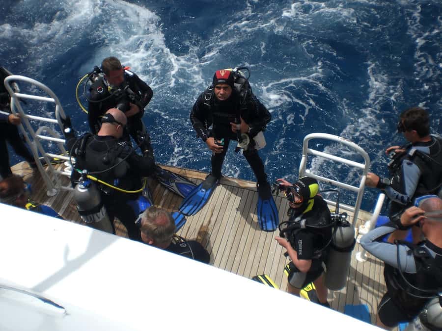 Hurghada, Professionals Diving in Open Water Tour with Lunch - Snorkeling adds a gentler third water activity