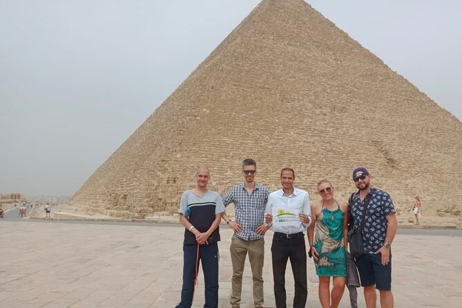 Hurghada Pyramids & Museum Small Group Tour by Van - Crossing from Hurghada Toward Cairo