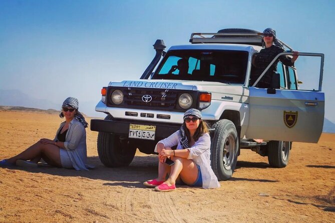 Hurghada: Safari 4x4 Jeep, Camel Ride, Dinner & Star Watching - Finding Saturn with an astronomer