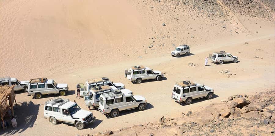 Hurghada: Safari Jeep, Buggy, Camel, Quad, Bedouin Dinner - A busy six hours in the Hurghada desert