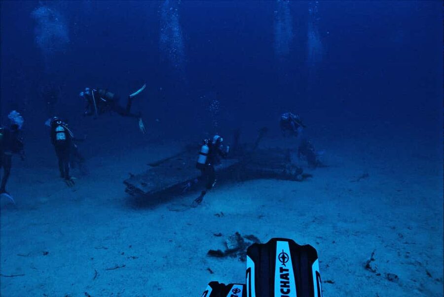Hurghada: Scuba Diving for Beginners & Certified Divers - Snorkeling, open-water rest, and the boat atmosphere