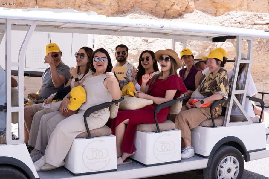 Hurghada: Small-Group Luxor Highlights & Tut Tomb Day Tour - Hatshepsut Temple and the story of a female ruler