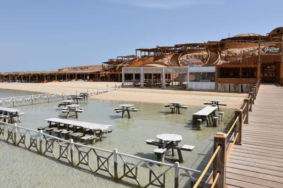 Hurghada: Snorkeling 6 x 1 to Orange Bay w Diving & Massage - Two reef stops with a close guide
