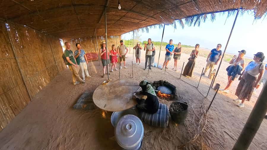 Hurghada: Star Stargazing Desert Adventure by Jeep & Dinner - Dinner under candles at the desert camp
