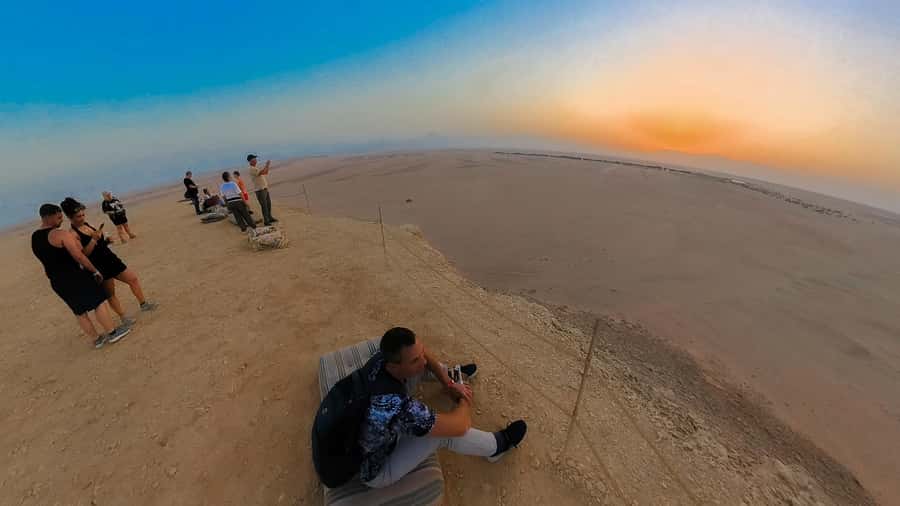 Hurghada: Star Stargazing Desert Adventure by Jeep & Dinner - Tea, dates, and a small desert farm
