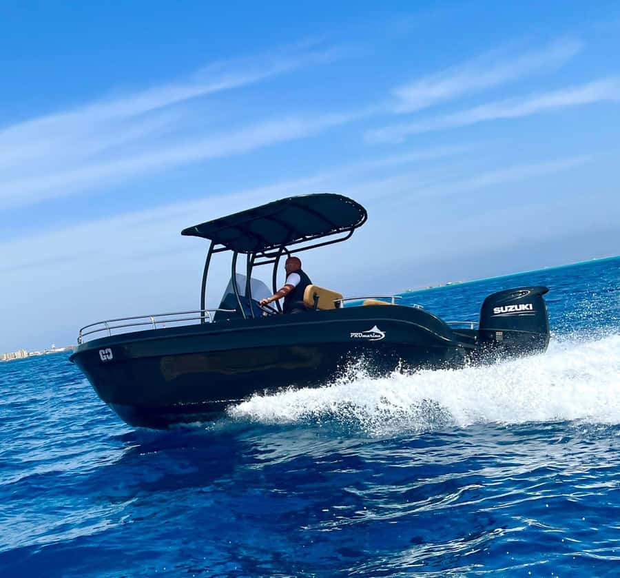 Hurghada: White Island Speedboat Tour, Snorkeling, & Lunch - Nemo Island and its quieter beach