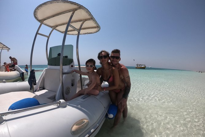 Islands & Snorkeling Private Tour in Hurghada - Coral and fish around Giftun Island