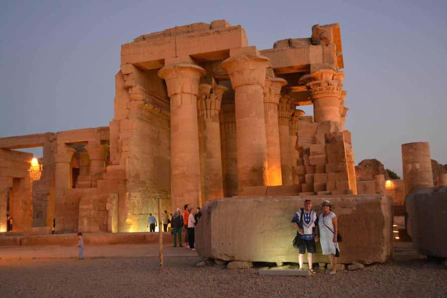 Luxor: 4 Days Nile Cruise with Guided Tours & Abu Simbel - Day 2: Edfu by carriage and Kom Ombo at sunset