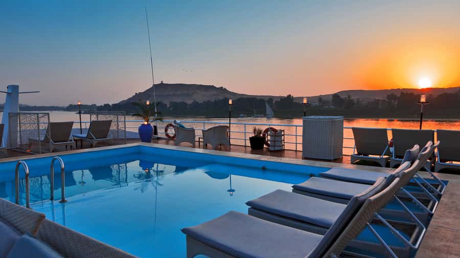 Luxor: 5 Days Nile Cruise with Guided Tours & Abu Simbel - Why a Nile cruise works well for this route