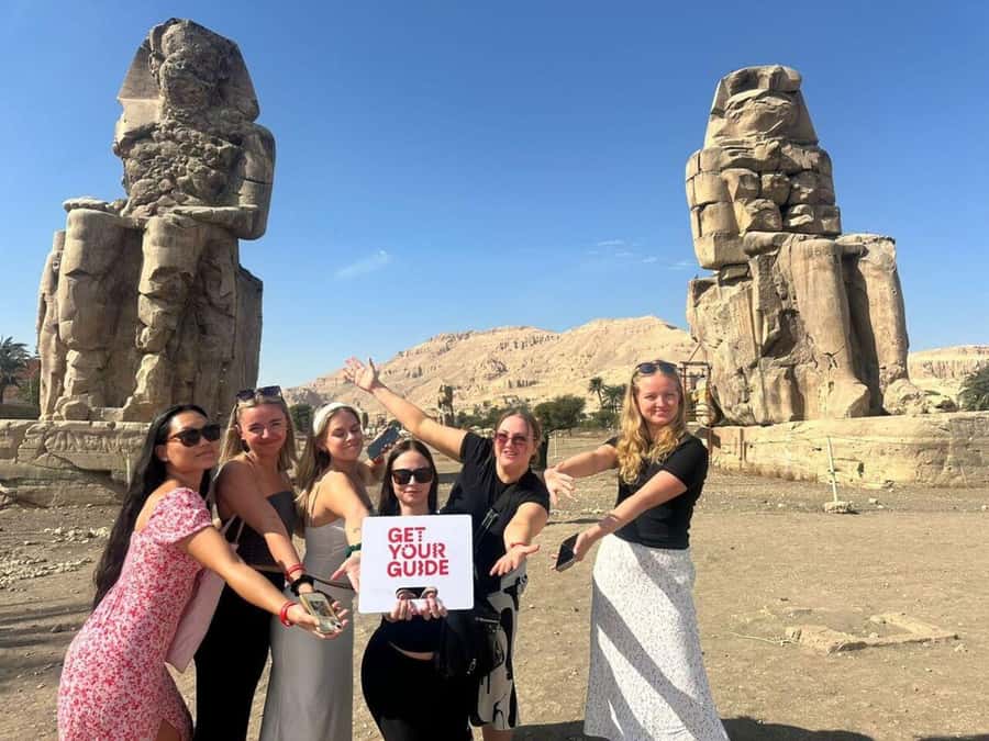 Luxor Day Trip from Hurghada Small Group & Tutankhamun Tomb - Crowds, vendors, and extra costs