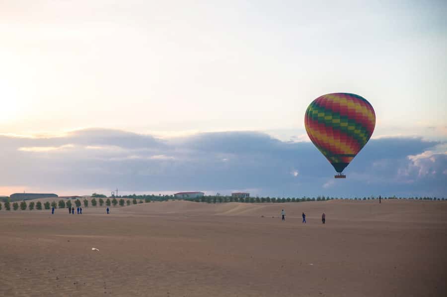 Luxor: Deluxe Sunrise Hot Air Balloon - First wave or second wave?