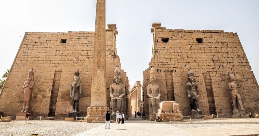 Luxor: East and West Bank Private Full-Day Tour - Colossi of Memnon: a short stop with a big visual impact