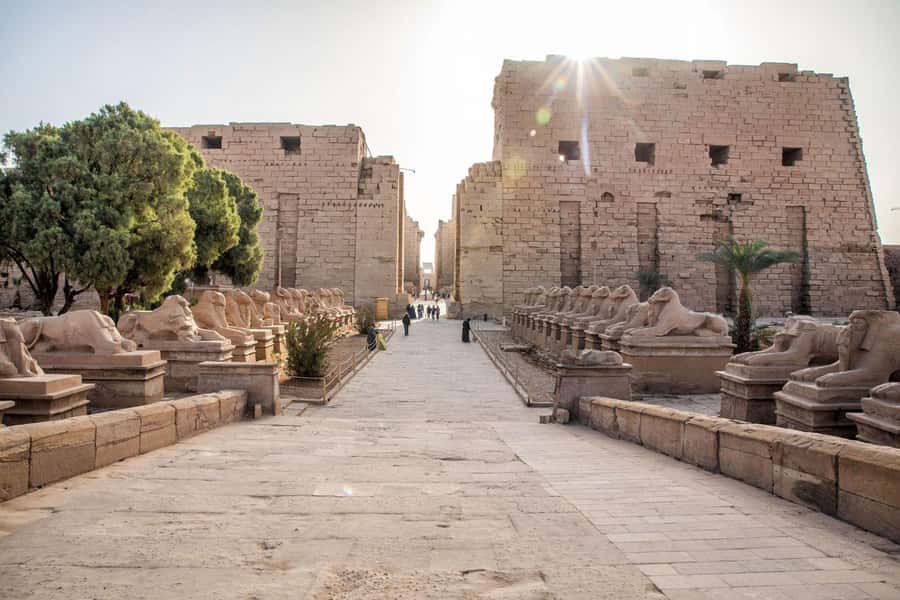 Luxor: East and West Bank Private Full-Day Tour - The guides make or break the experience