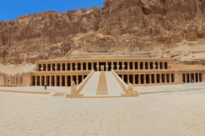 Luxor : Full Day Tour to Luxor West and East Banks & Lunch - Valley of the Kings: one hour among the royal tombs