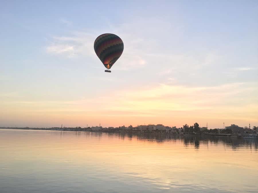 Luxor: Hot Air Balloon Ride over the Valley of the Kings - Landing is part of the adventure