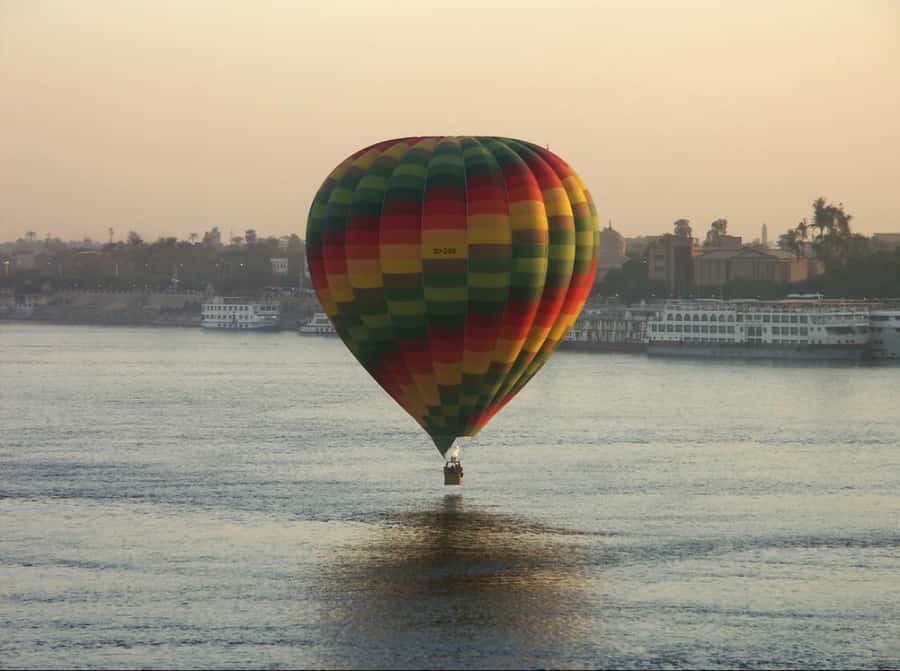 Luxor: Hot Air Balloon Ride over the Valley of the Kings - The 3-hour outing begins before dawn