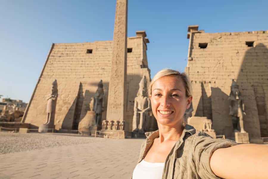 Luxor: Karnak Temple and Luxor Temple Tour with Lunch - Pickup, driving, and the East Bank detail