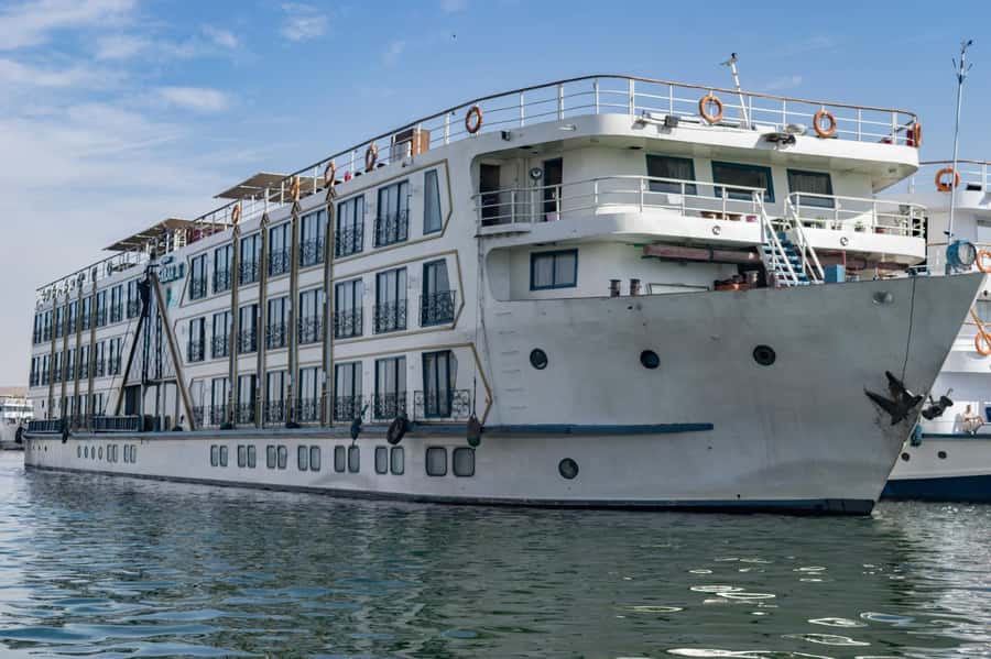 Luxor: One-night Nile Cruise to Aswan with Transfer - Day two: breakfast, checkout, and a full day afloat