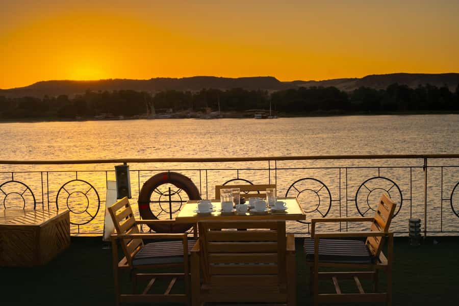 Luxor: One-night Nile Cruise to Aswan with Transfer - Temple visits require separate planning