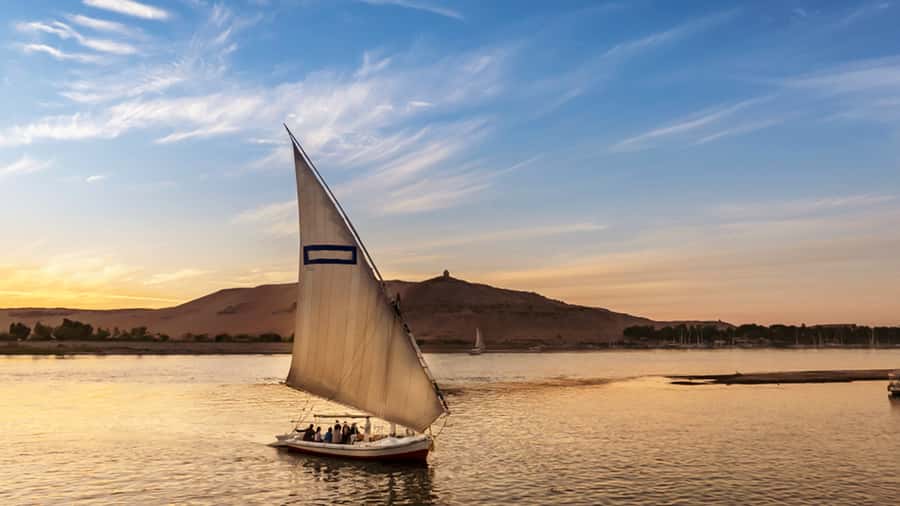 Luxor: Private Felucca Ride with Panoramic Nile Views - Reaching the Nile from your Luxor hotel
