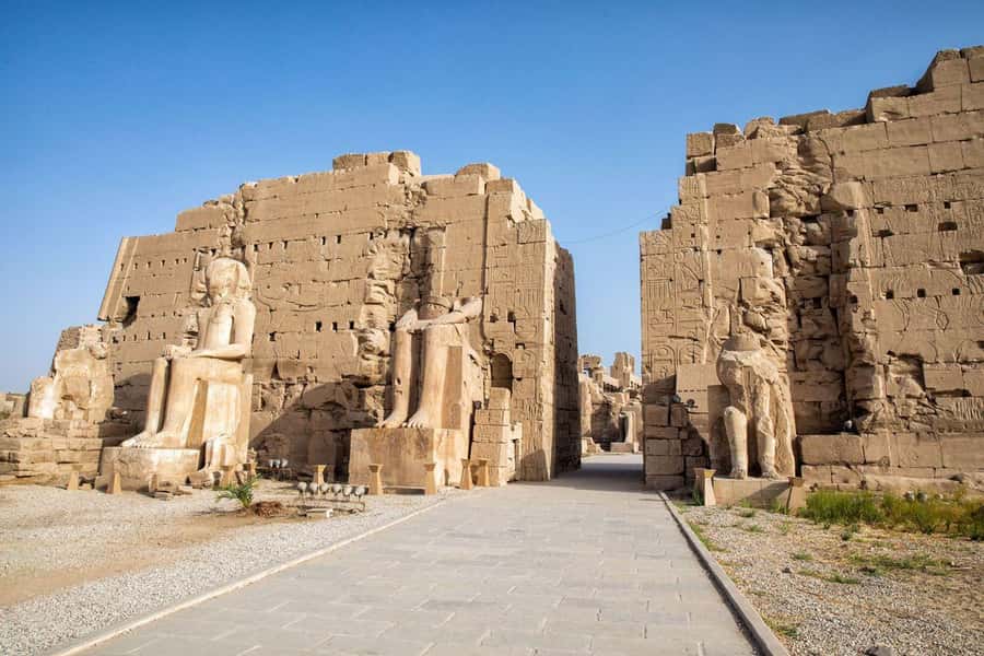Luxor: Private Full-Day Luxor Highlights Tour with Pickup - The Colossi of Memnon: a short stop with a large presence