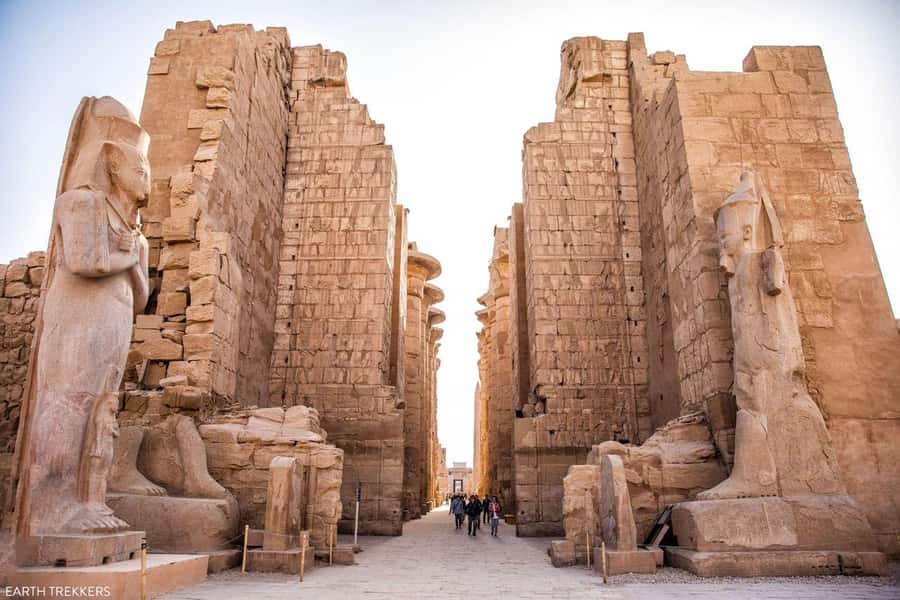 Luxor: Private Full-Day Luxor Highlights Tour with Pickup - Crowds, heat, and what to bring